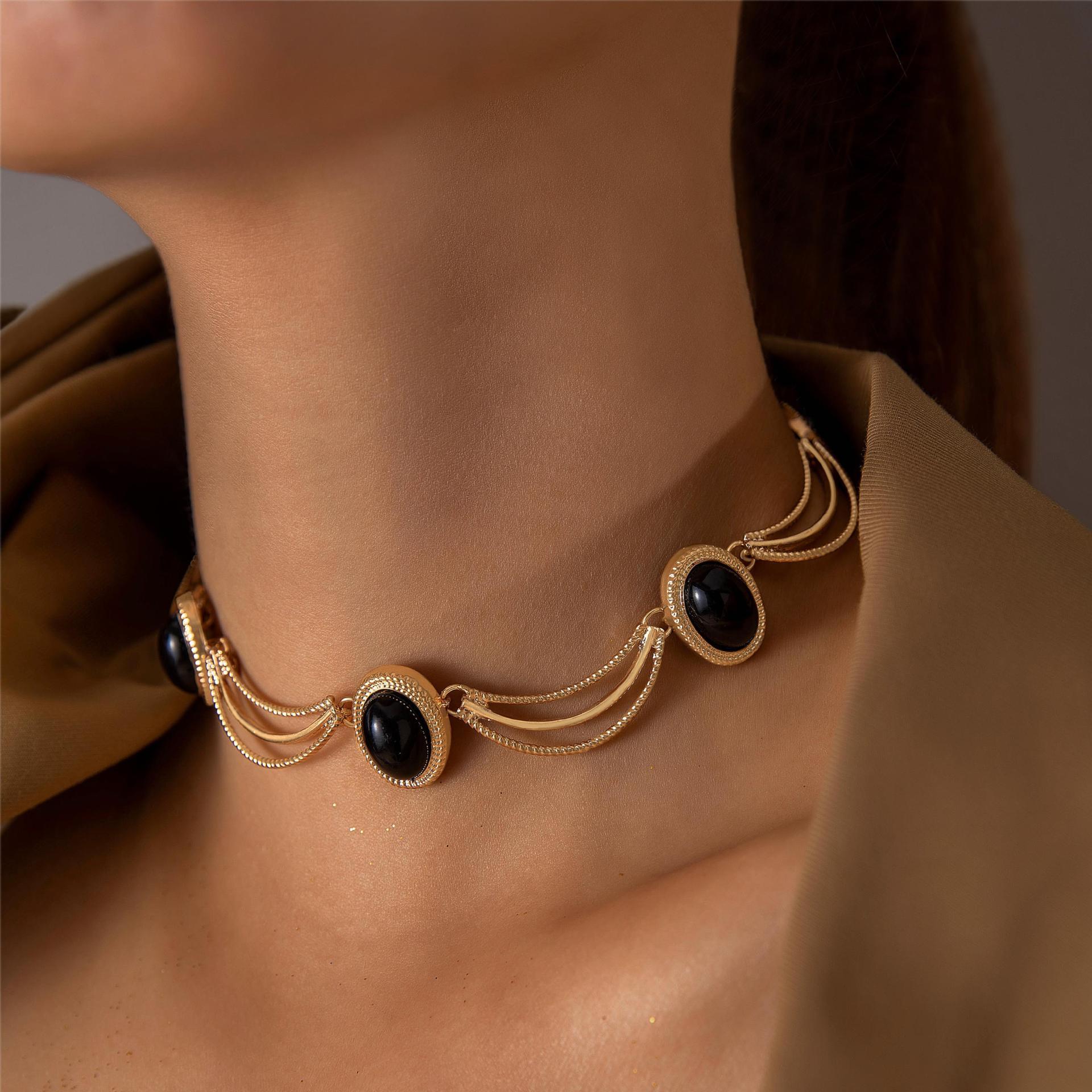 Mid-ancient Oval Geometric Necklace Retro Clavicle Chain Neck Chain Women