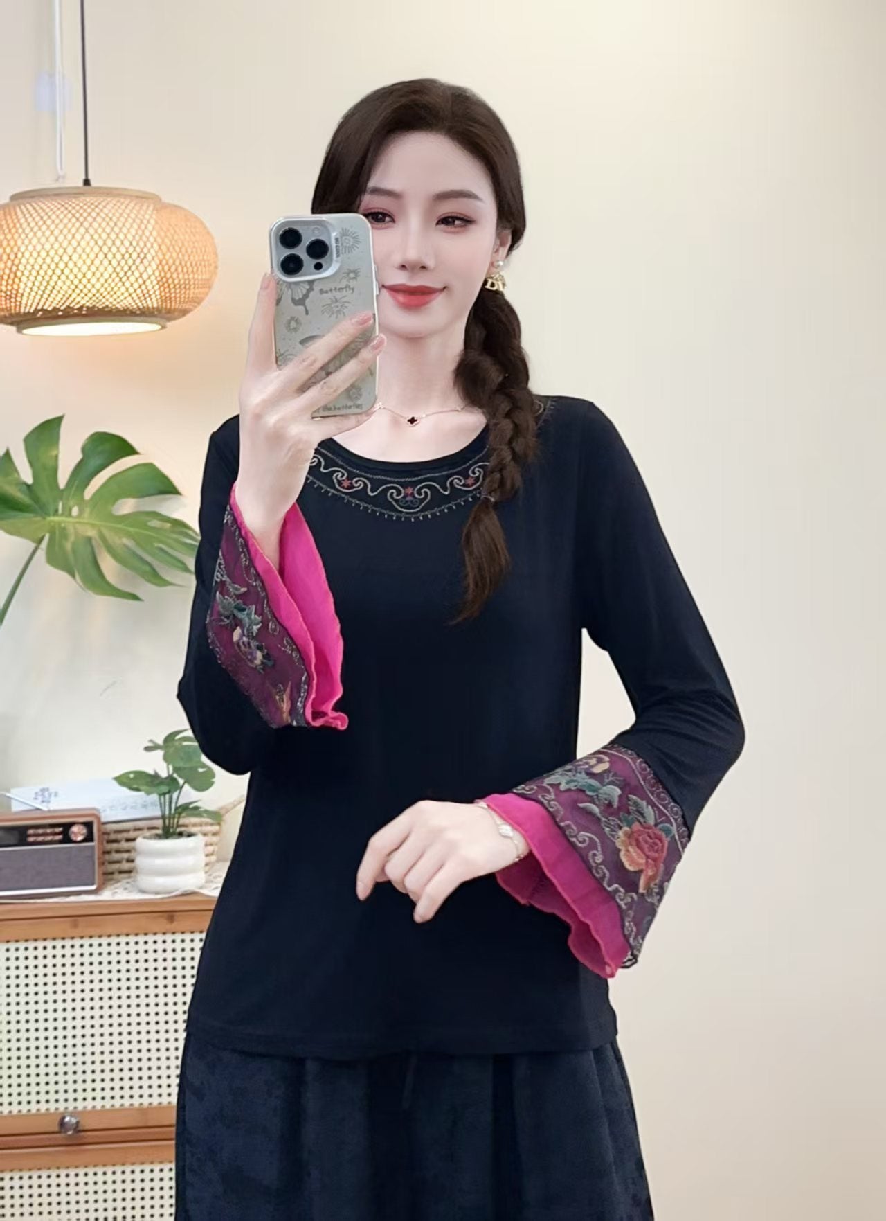 Chinese Style Embroidery Cropped Flare Sleeve Women's Base Shirt