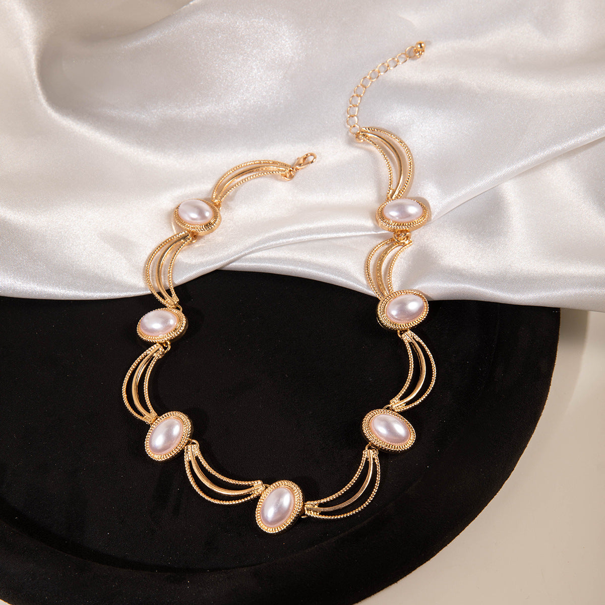 Mid-ancient Oval Geometric Necklace Retro Clavicle Chain Neck Chain Women
