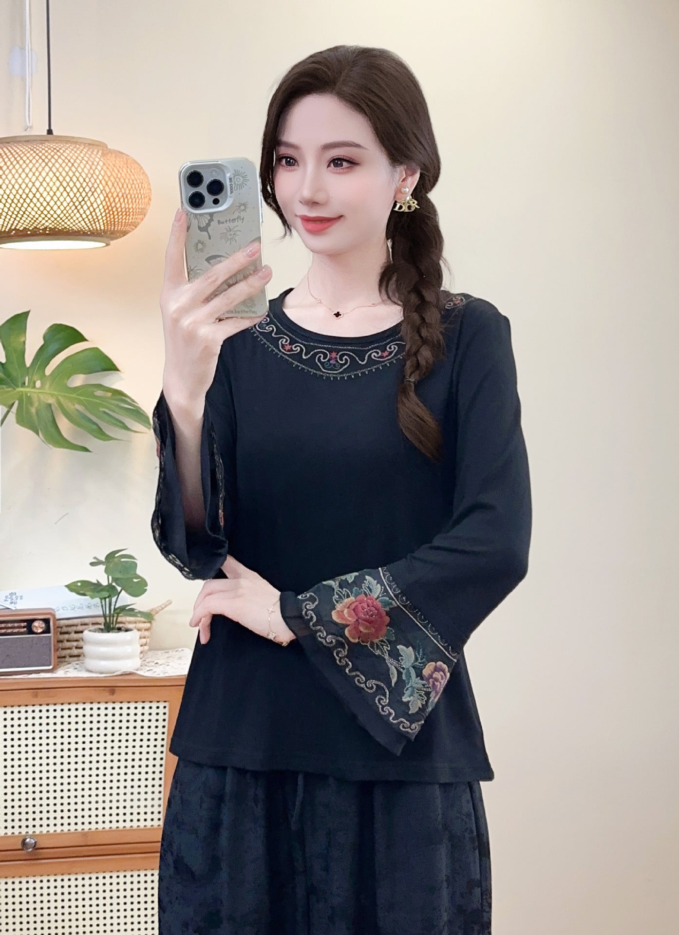 Chinese Style Embroidery Cropped Flare Sleeve Women's Base Shirt