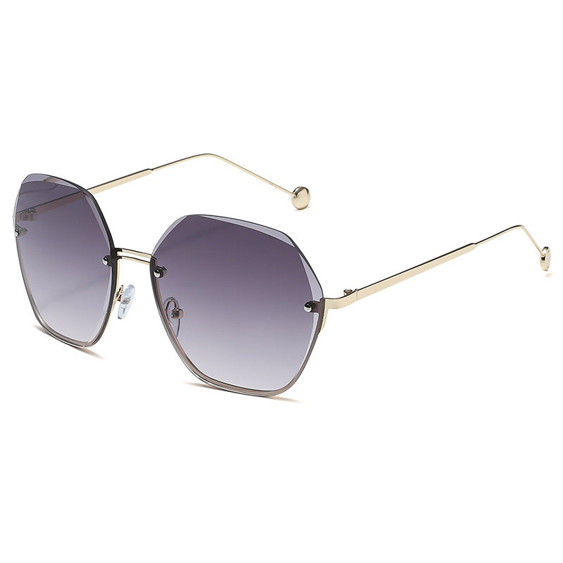 To Make Big Face Thin-looked Elegant Fashion Sunglasses