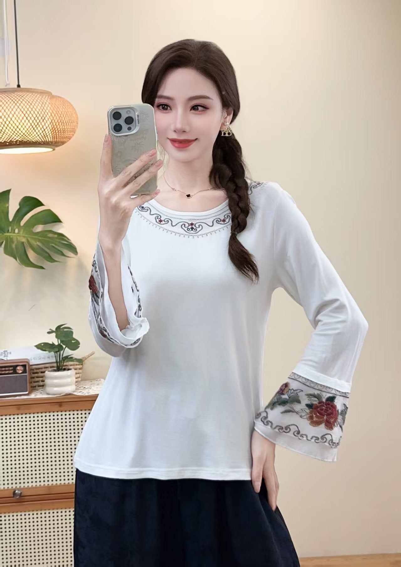 Chinese Style Embroidery Cropped Flare Sleeve Women's Base Shirt