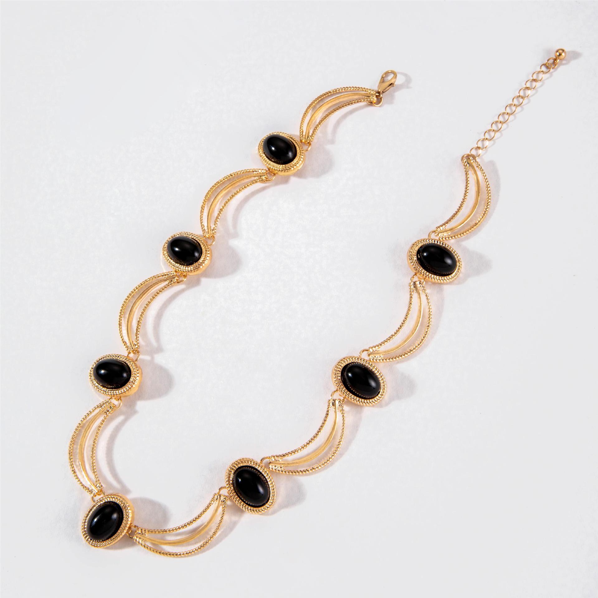 Mid-ancient Oval Geometric Necklace Retro Clavicle Chain Neck Chain Women